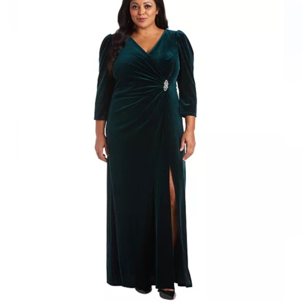 R & M Richards Plus Embellished Puff-Shoulder Green Velvet Gown Dress 22W NEW